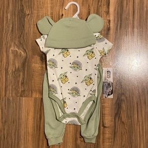 Star Wars Baby Yoda Size 6-9M 3-Piece Bodysuit, Pant, and Cap Set